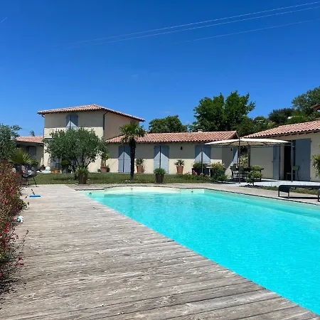 Crest, Avec Terrasse Et Piscine. *