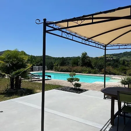 Crest, Avec Terrasse Et Piscine.